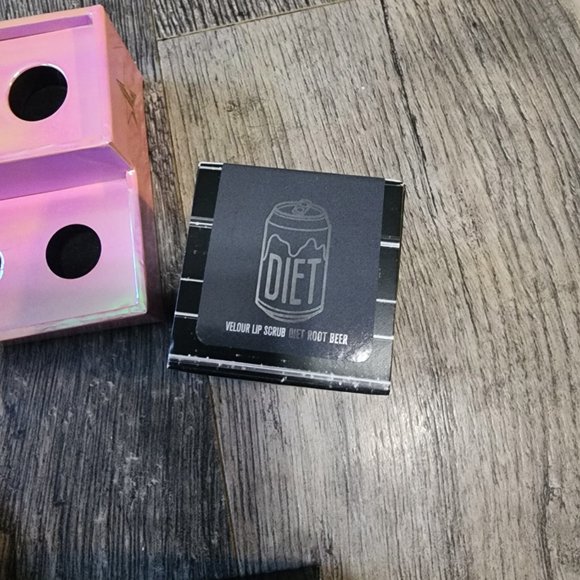 Jeffree Star Bundle // Lipstick eyeshadow display & lip scrub / Jeffree Star Lot - Picture 7 of 9